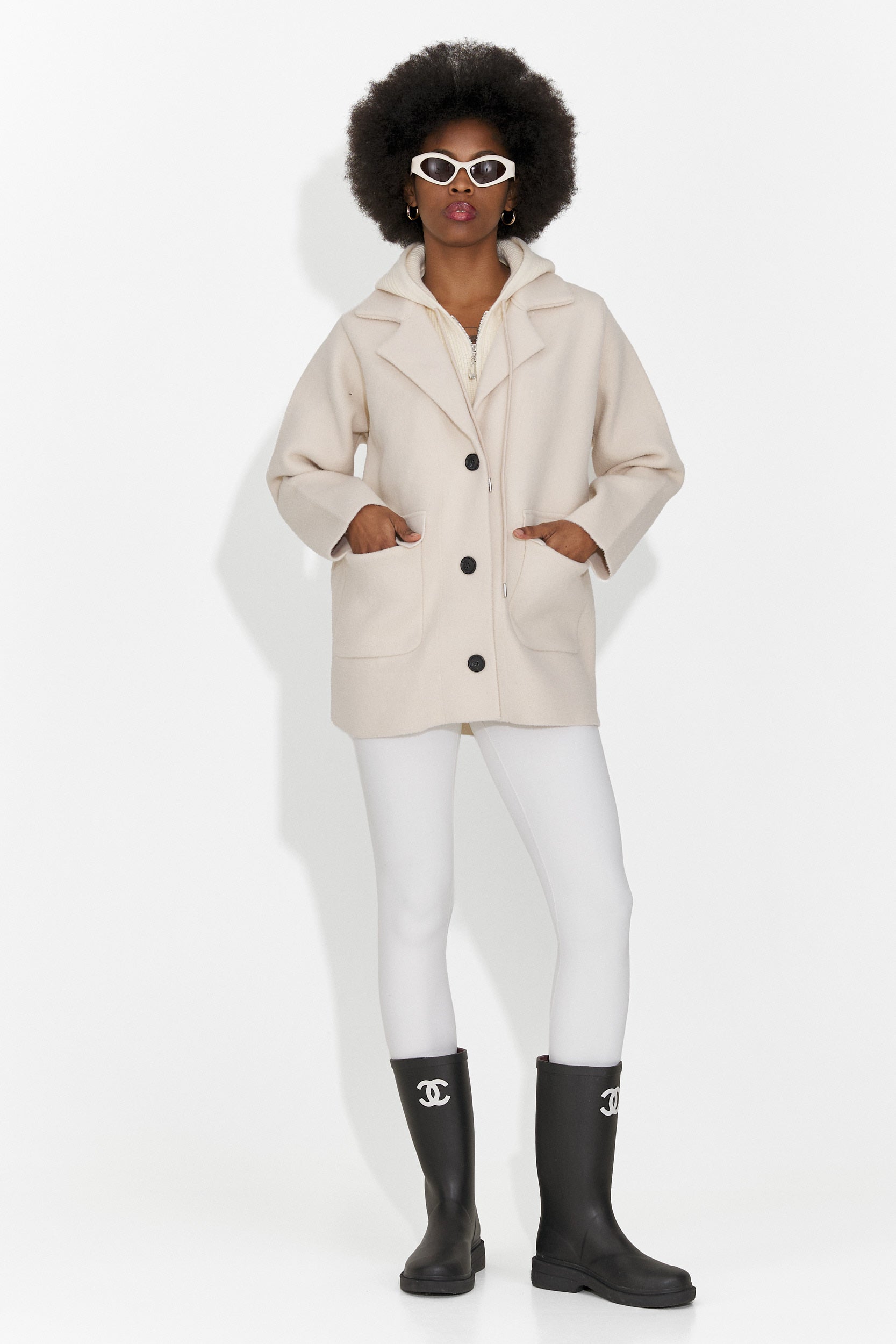 Елегантно дамско сако крем Veleta Bogas