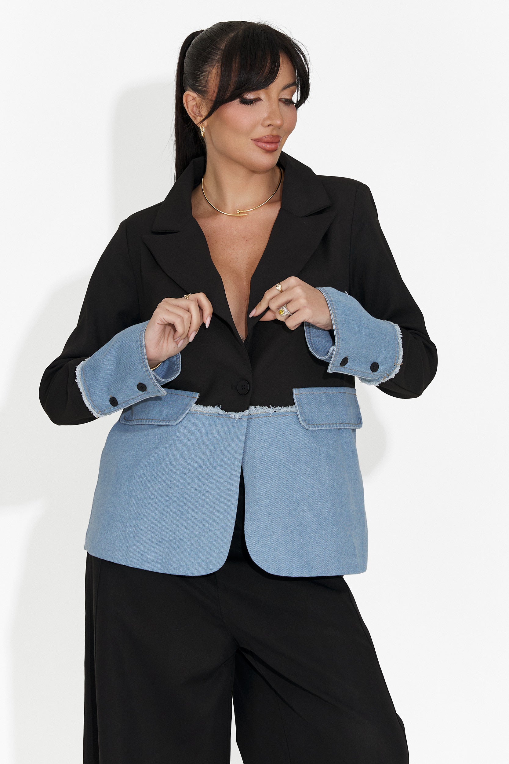 Елегантно дамско сако в черно Samiria Bogas