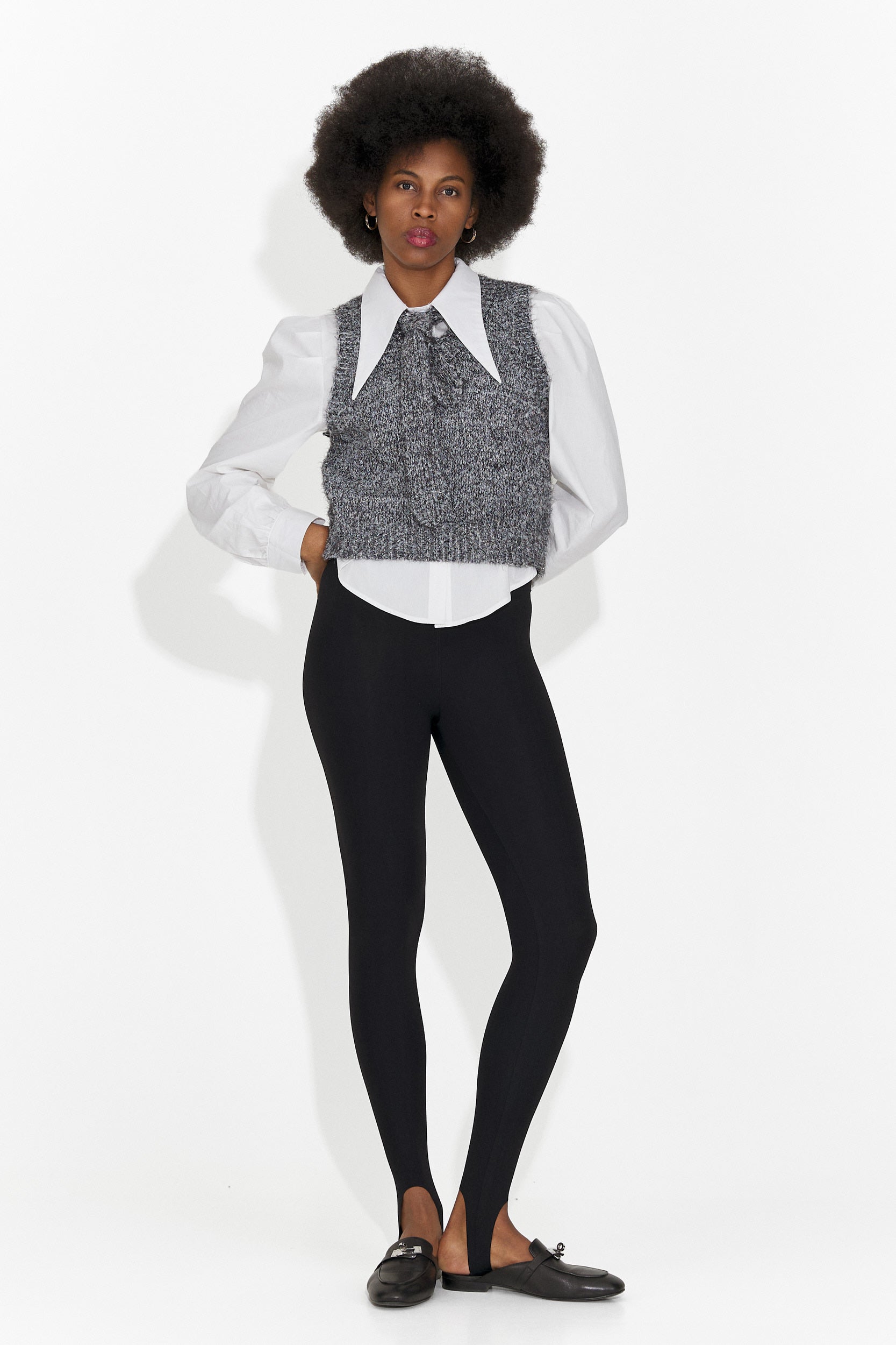 Комплект 3 части риза + жилетка + сива вратовръзка Izaura Bogas