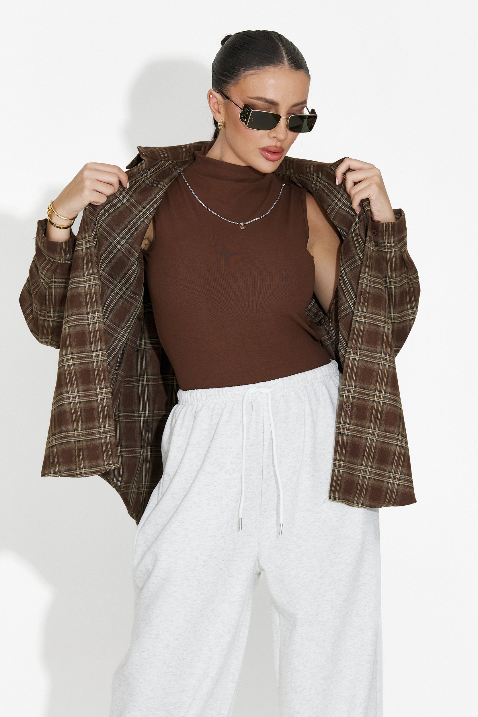 Комплект дамска риза + потник в кафяво Arlete Bogas