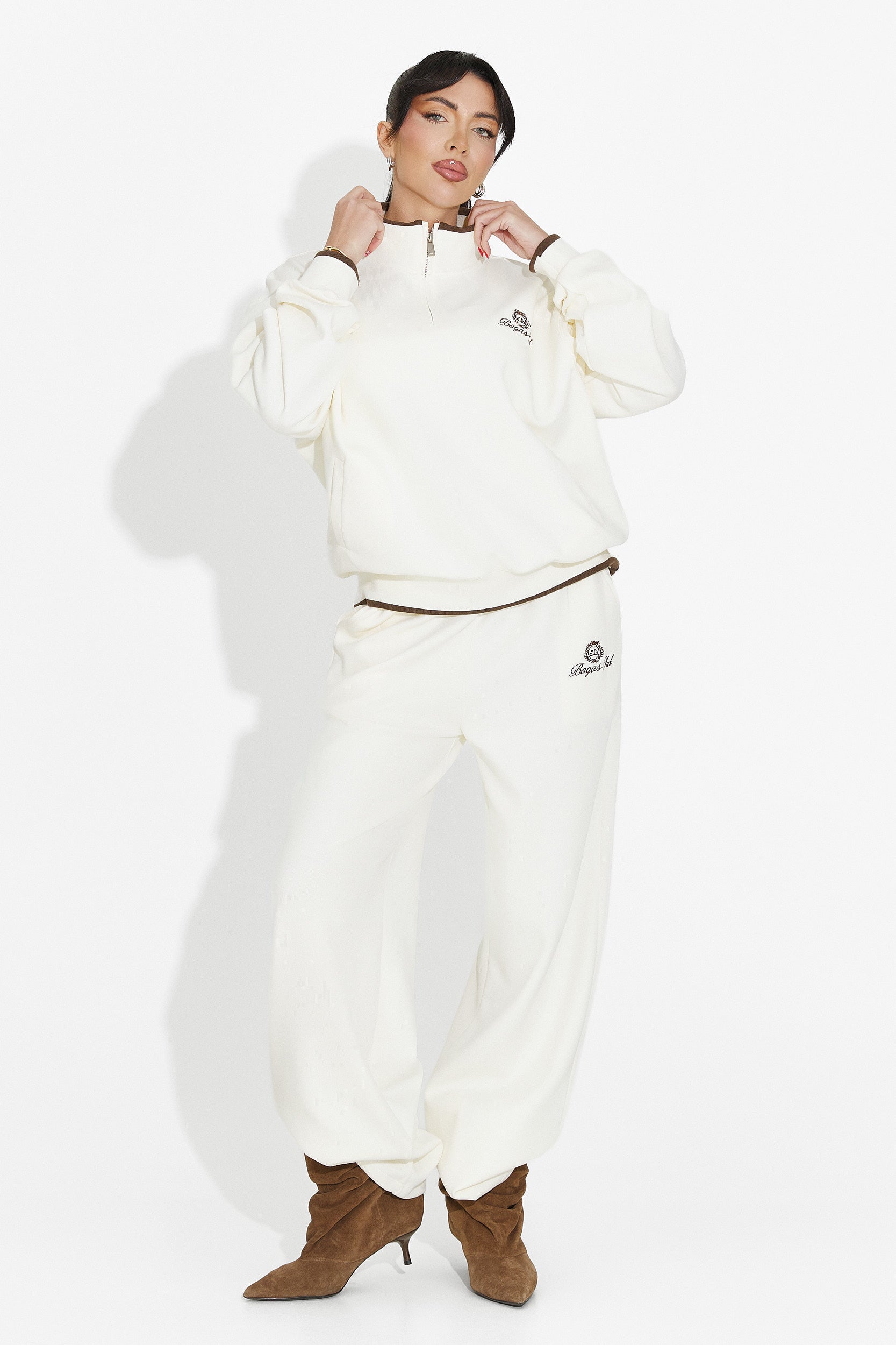 Дамски ежедневен комплект в бежово Vilma Bogas