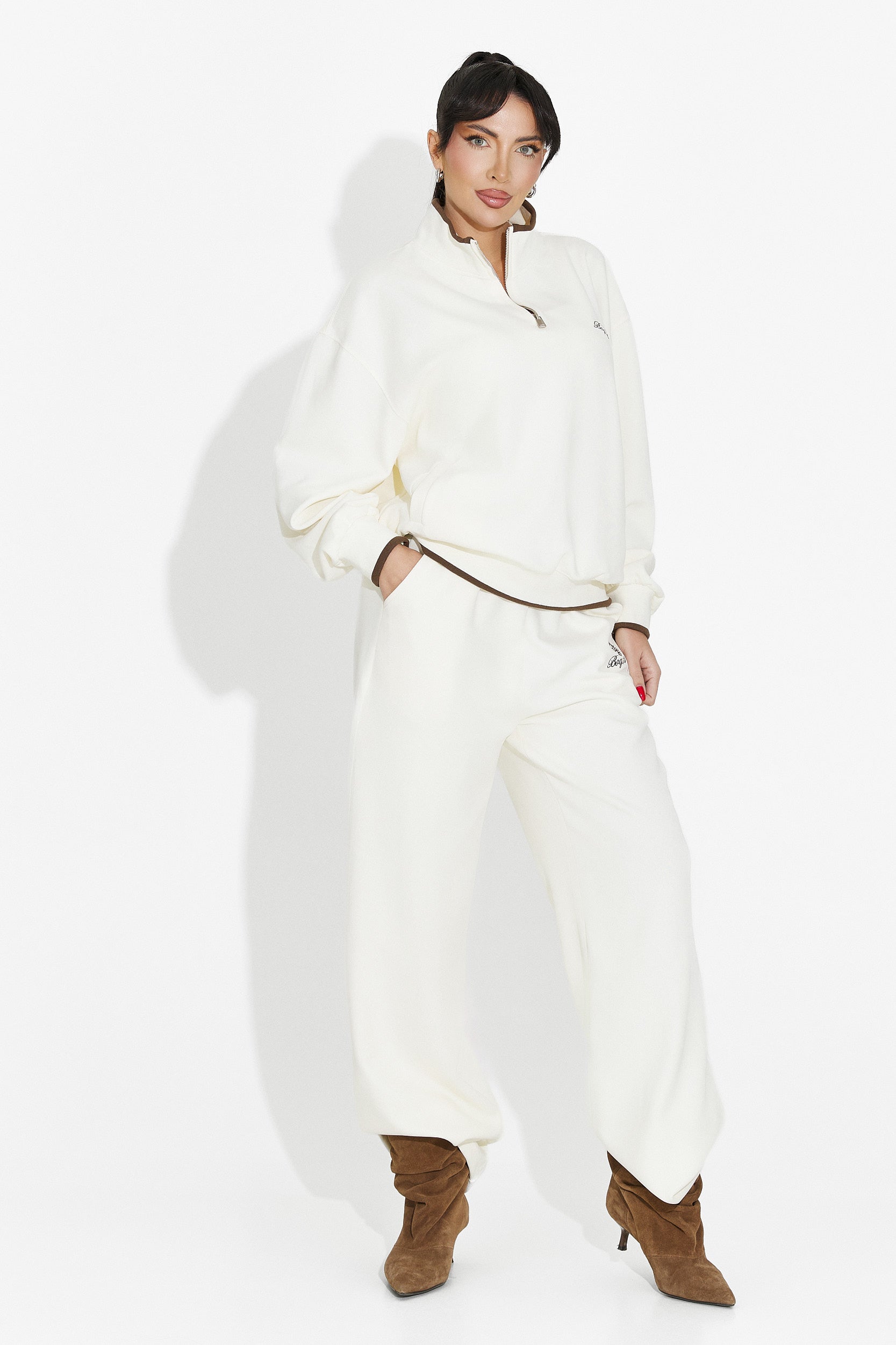 Дамски ежедневен комплект в бежово Vilma Bogas