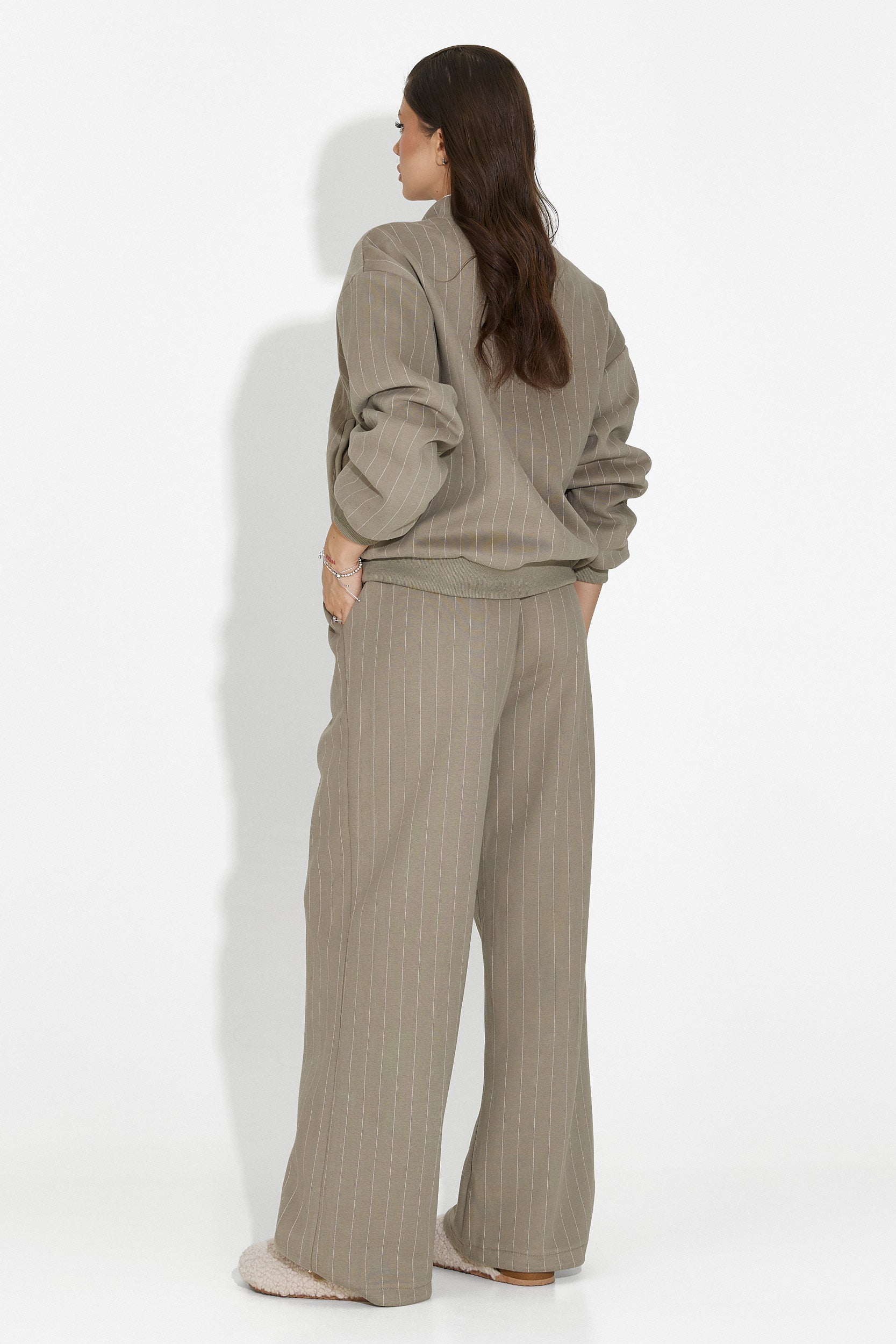 Дамски спортен екип в сиво от Saviera Bogas