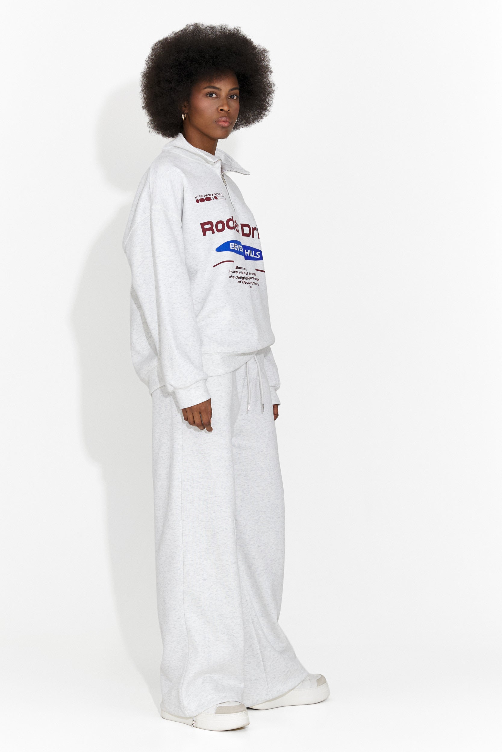 Дамски спортен комплект в сиво Darila Bogas