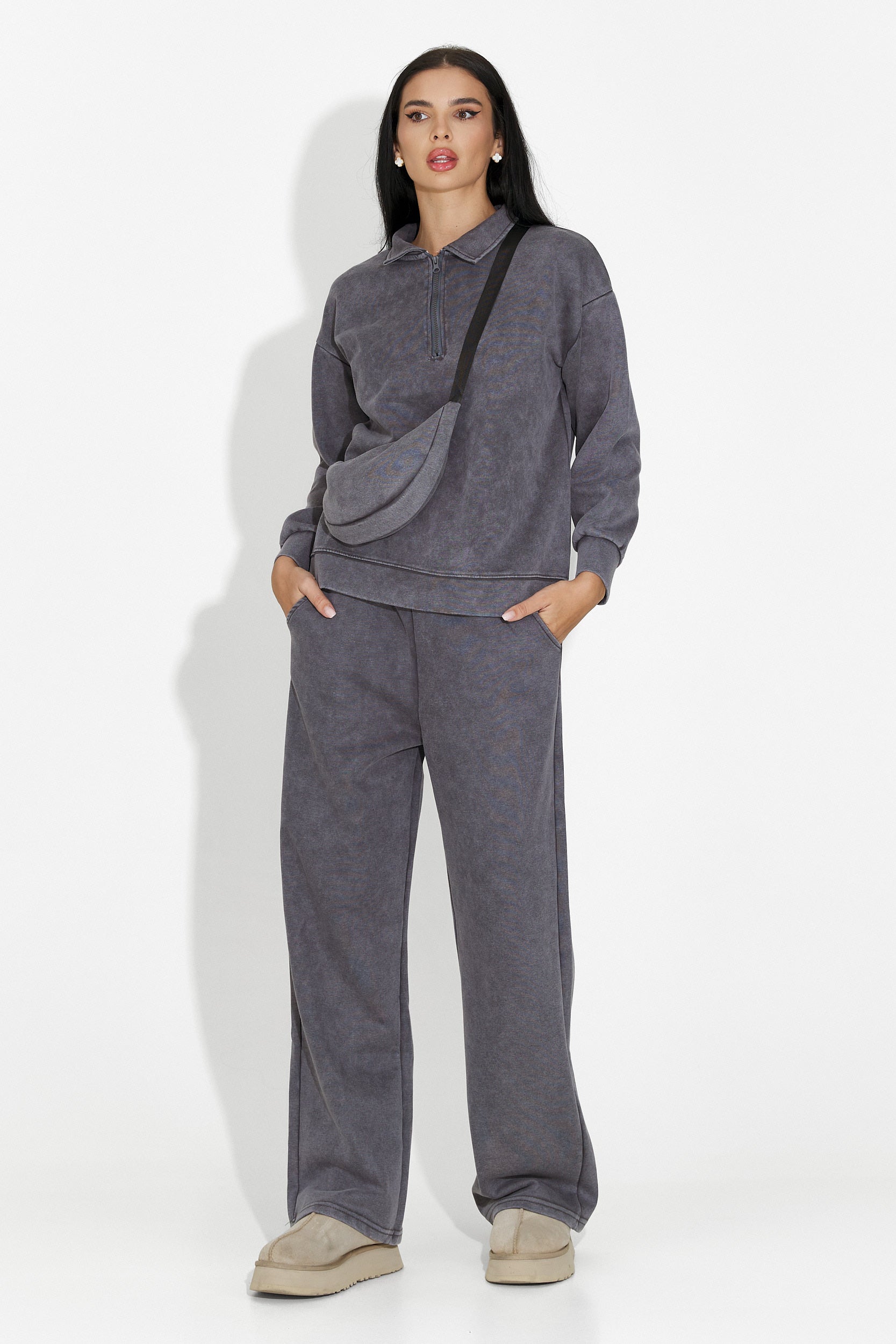 Дамско спортно облекло в сиво Dionea Bogas