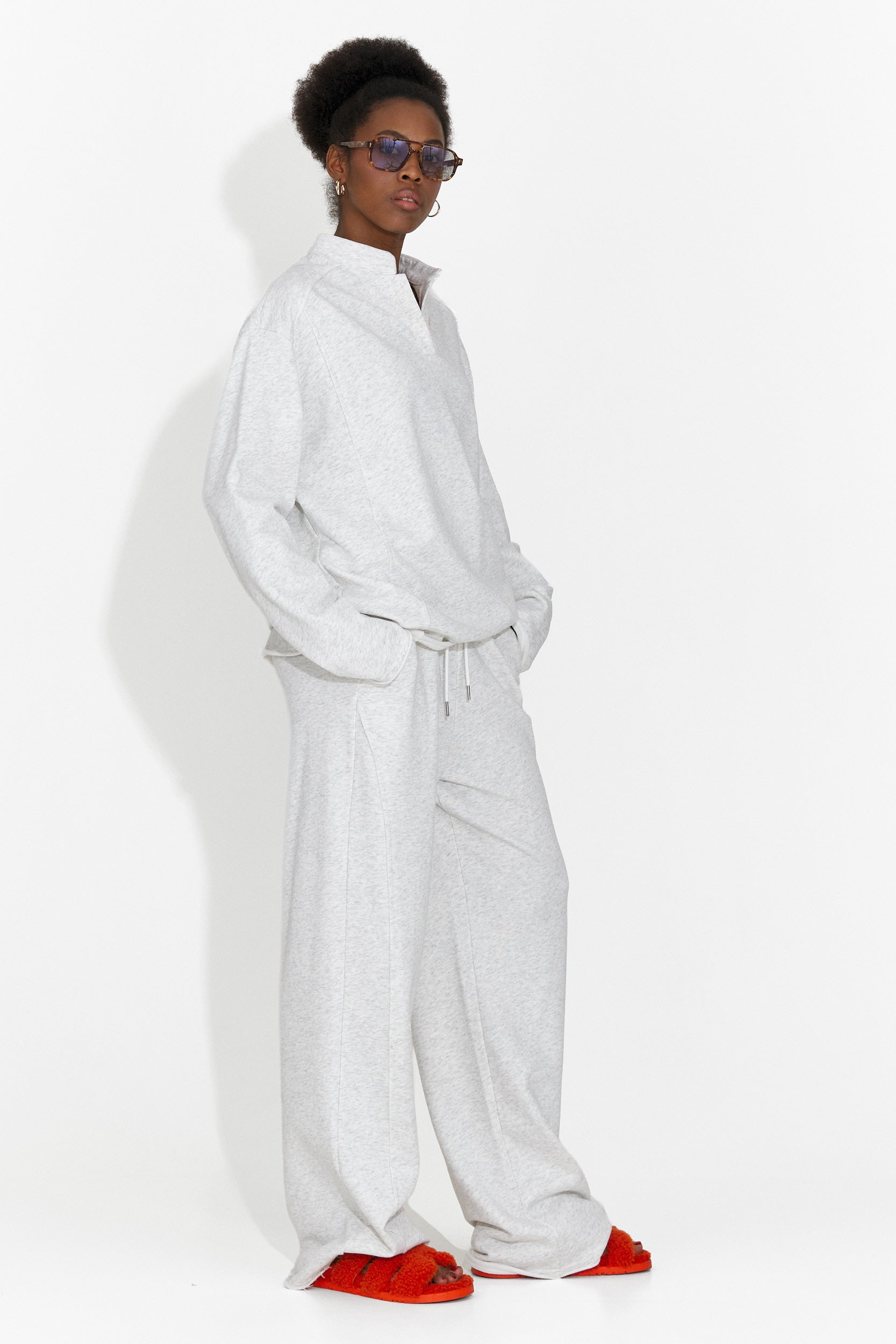 Дамски спортен комплект в сиво Geomelia Bogas