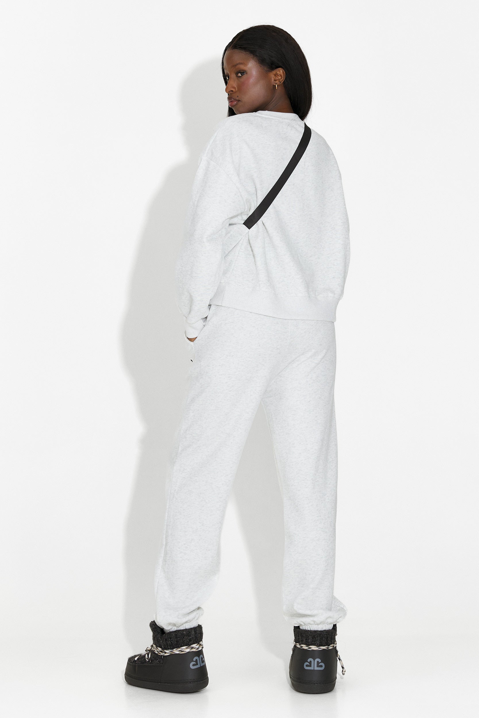 Дамско спортно облекло в сиво от Serelis Bogas