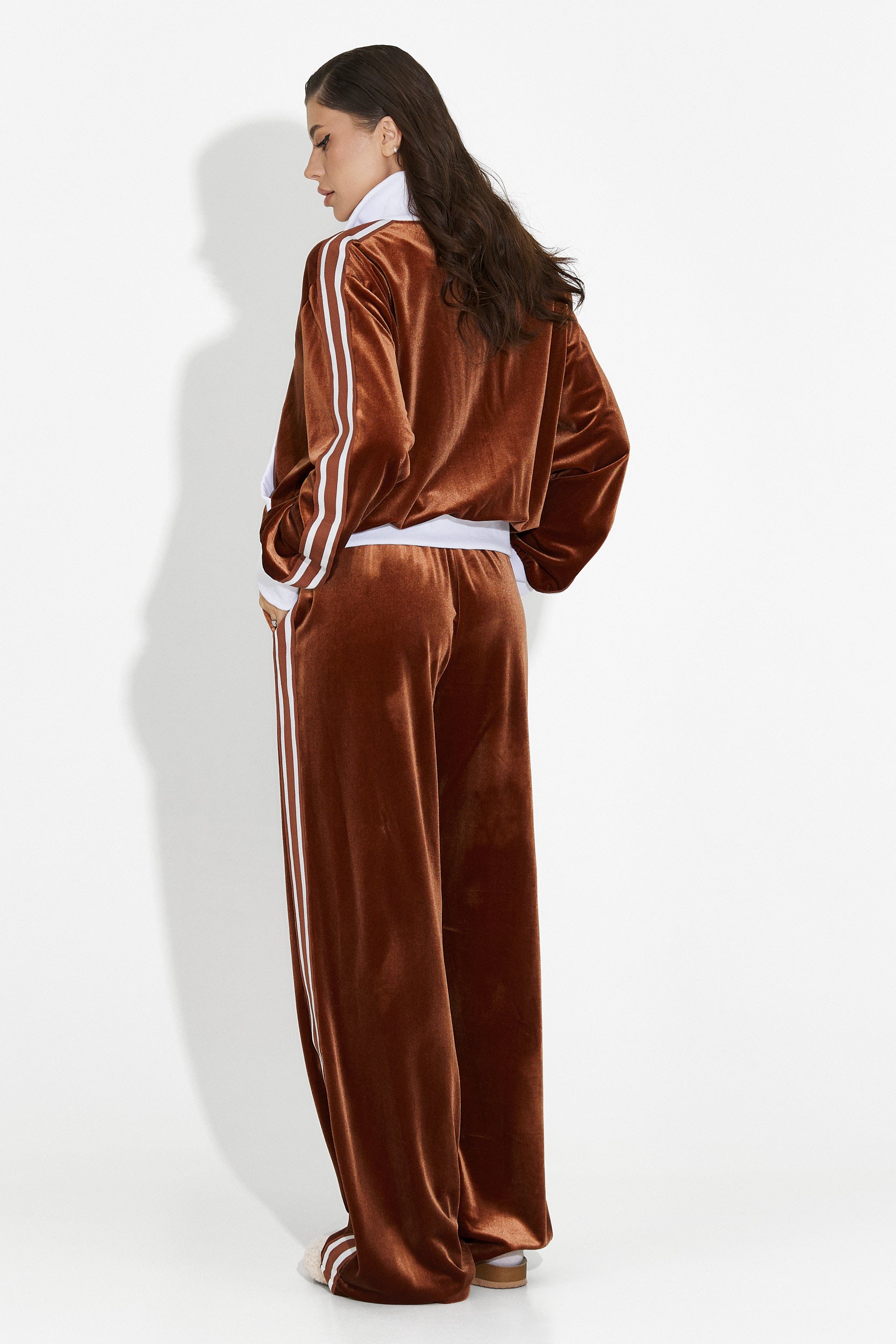 Дамско кежуал облекло в кафяво от Chanela Bogas