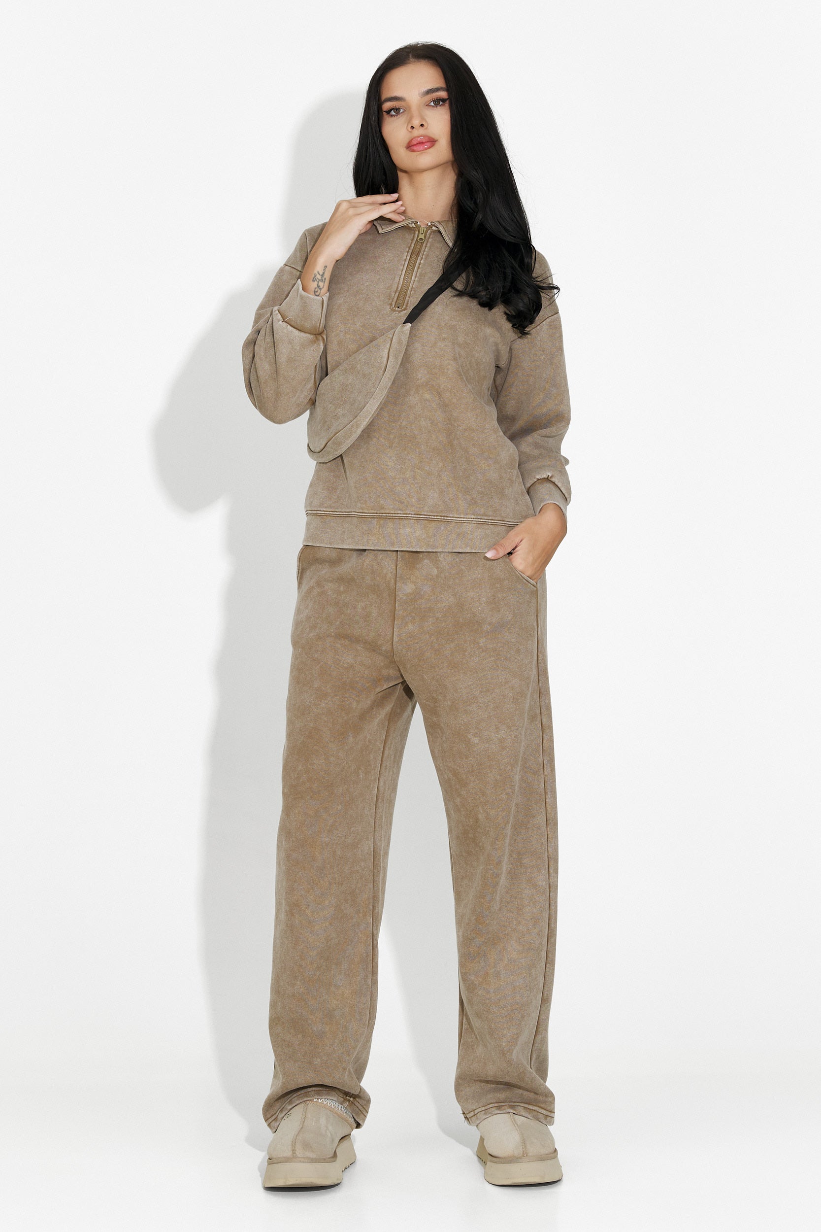 Дамско кежуал облекло за тренировка в кафяво Dionea Bogas