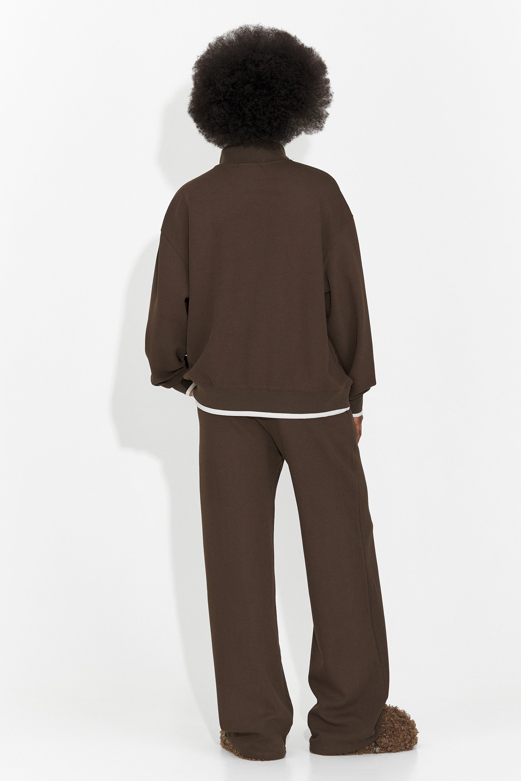 Вилма Богас Спортни облекла за жени в кафяво