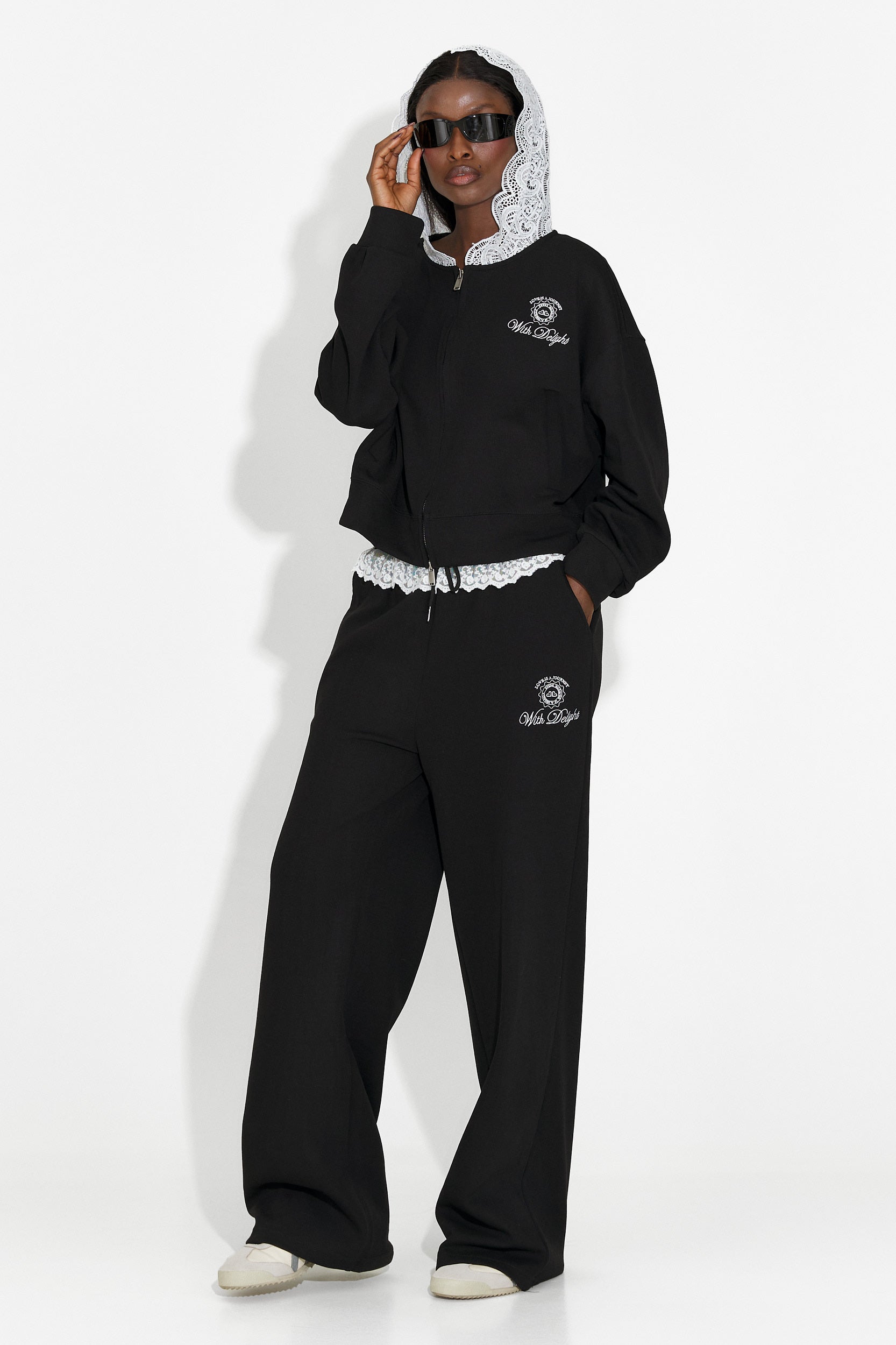 Дамско спортно облекло в черно Kiva Bogas