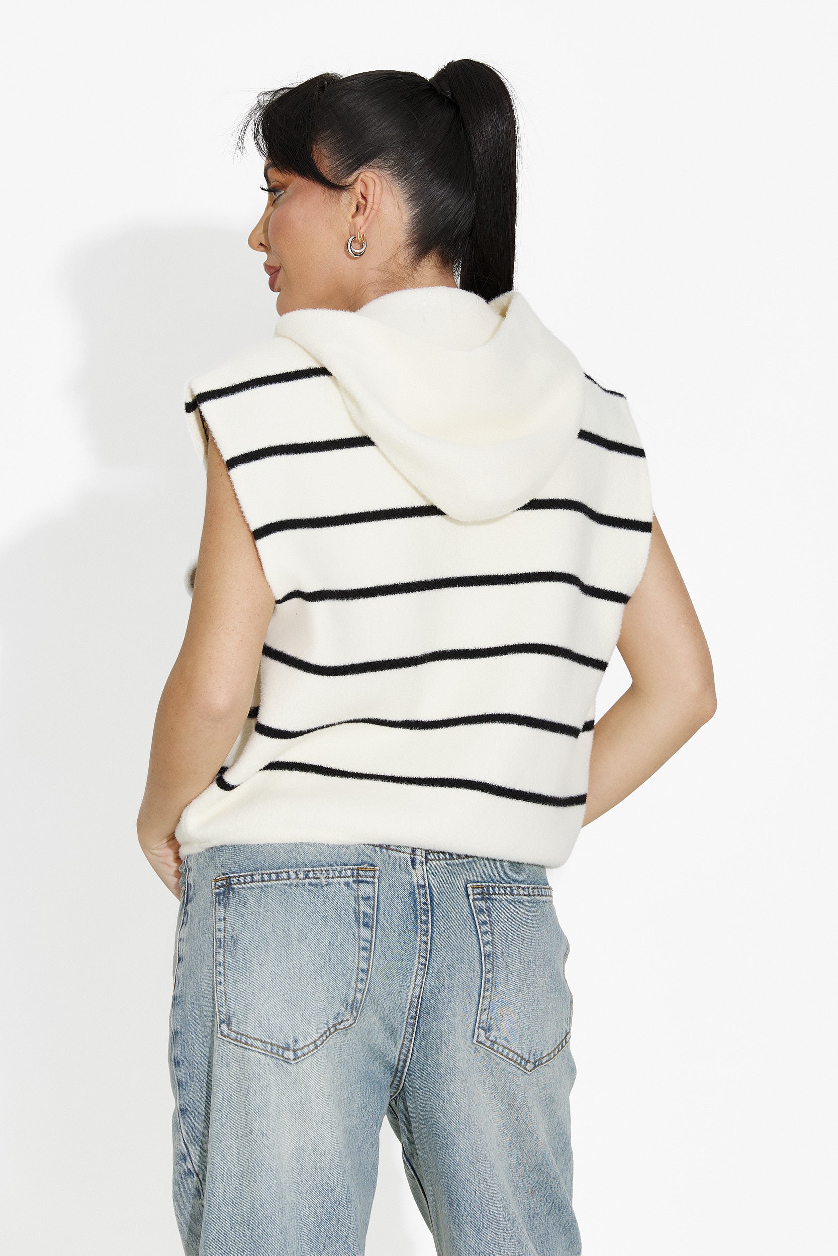 Дамски ежедневен елек бежов Odeisa Bogas