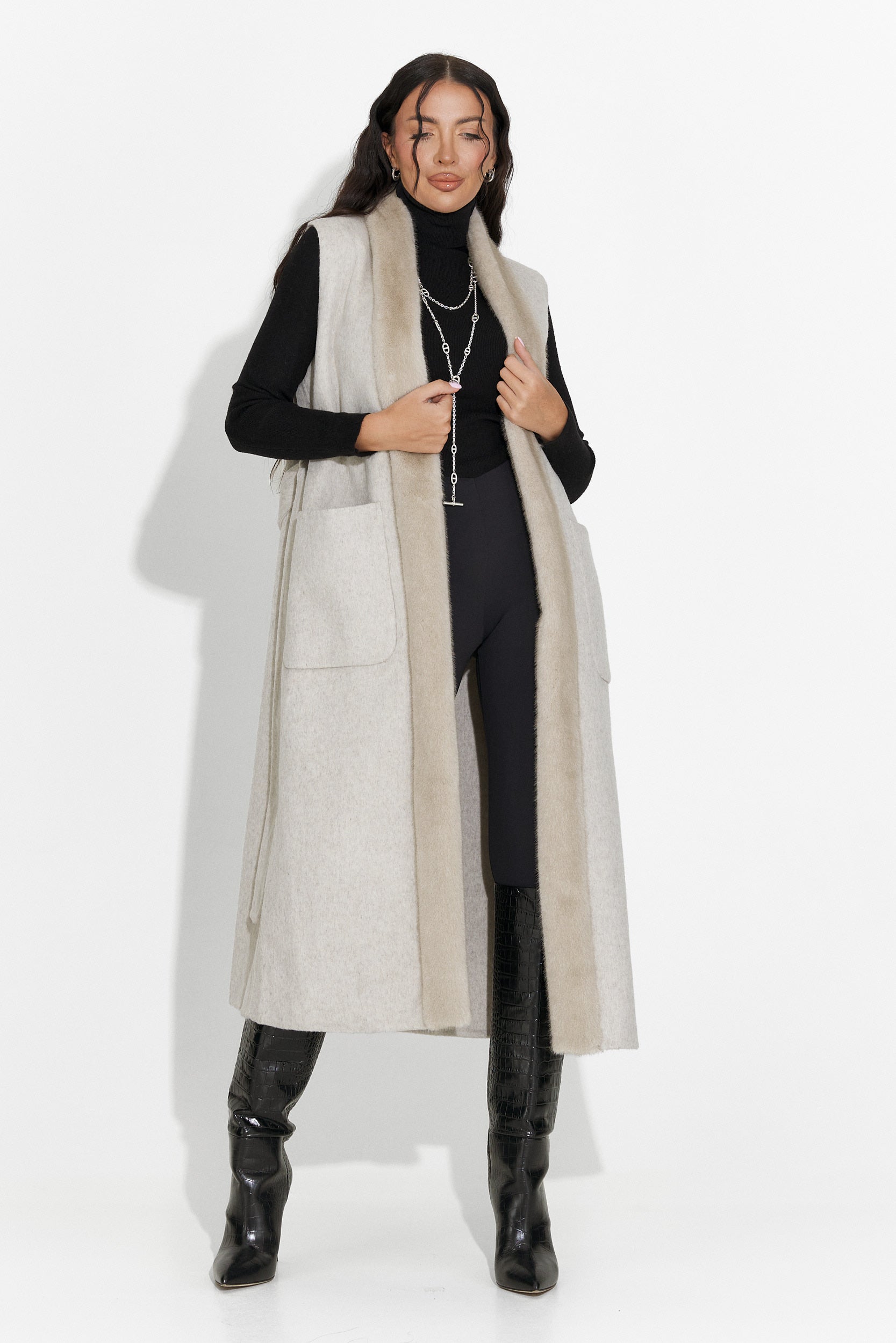 Елегантен дамски елек бежов Brania Bogas