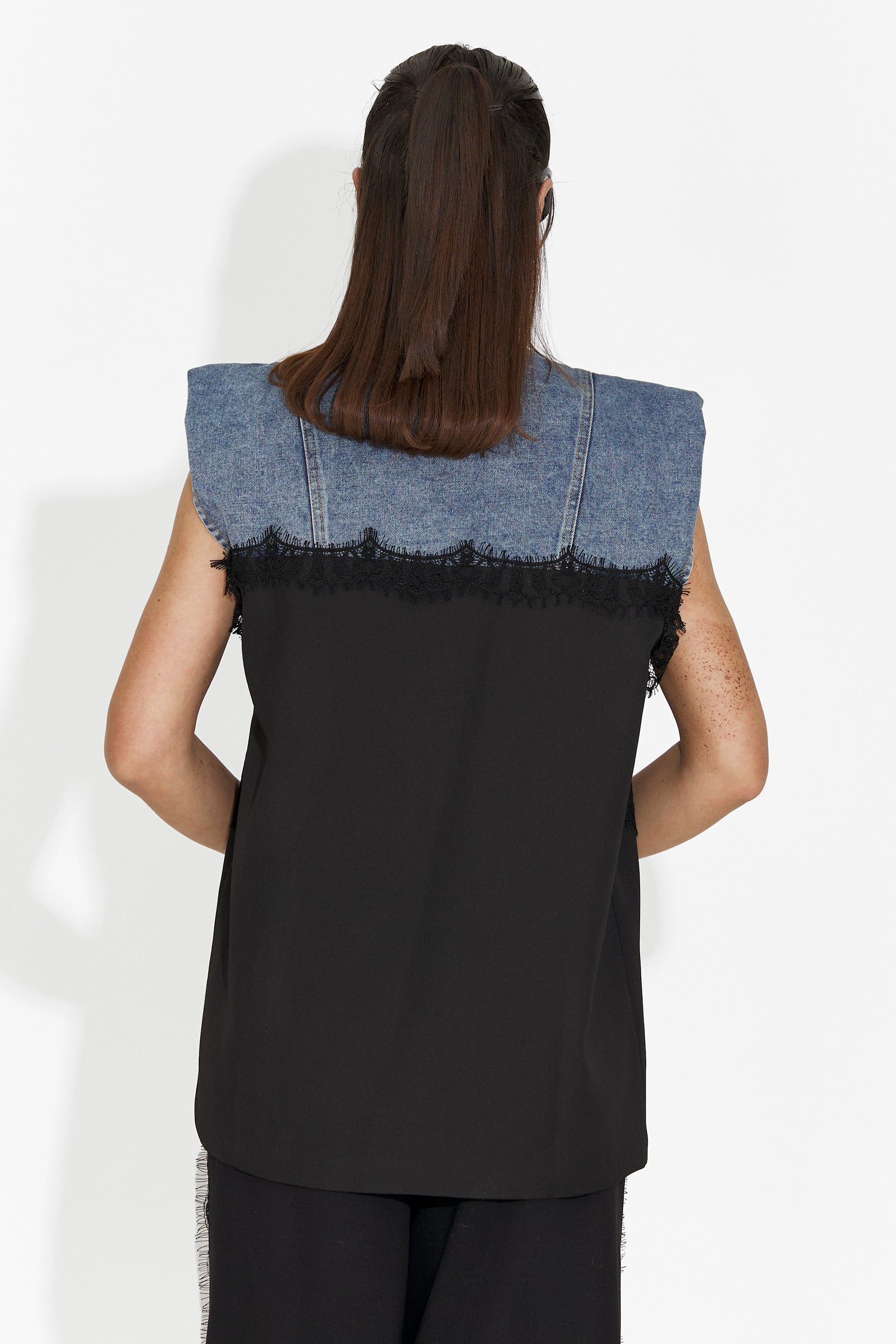 Елегантен дамски черен елек Tanielia Bogas